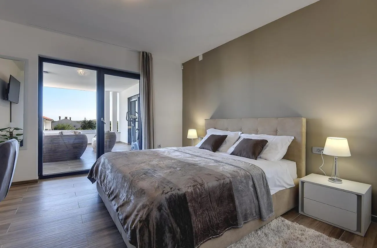 Villa Ula In Pula With Heated Pool And Sauna 0*,
